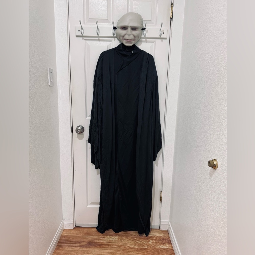 Voldemort Deluxe Adult Costume - Picture 4 of 10